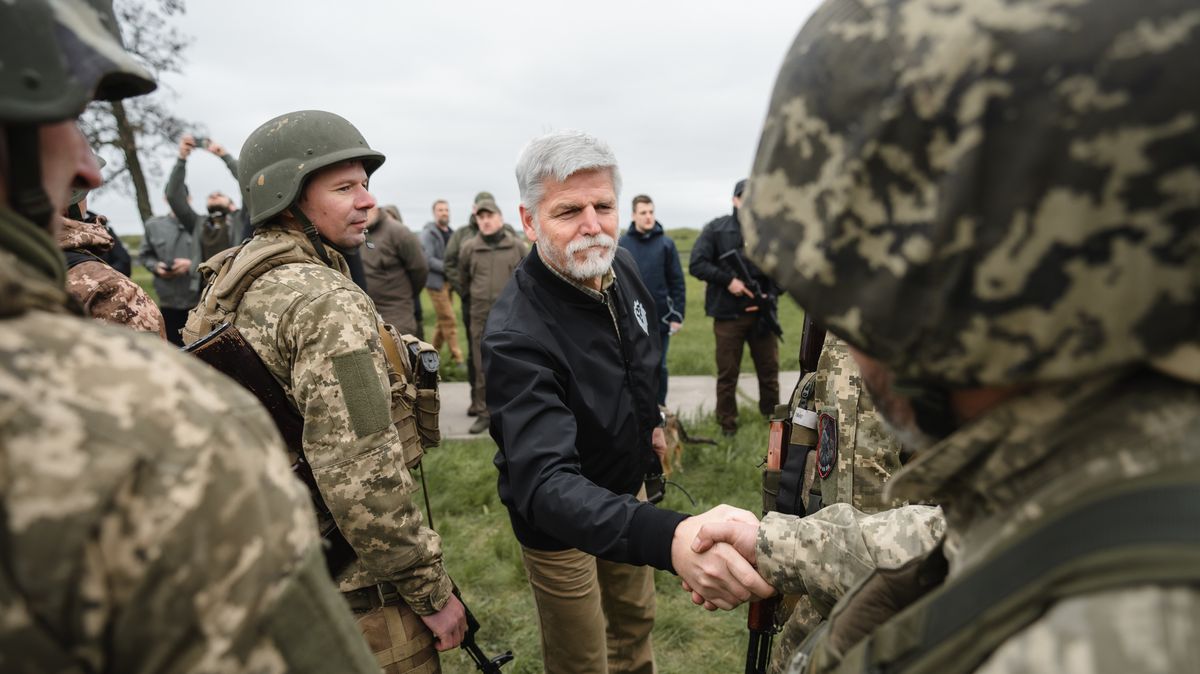 „Tanky bez munice? Nedává to smysl,“ řekl Pavel po návštěvě Ukrajiny
